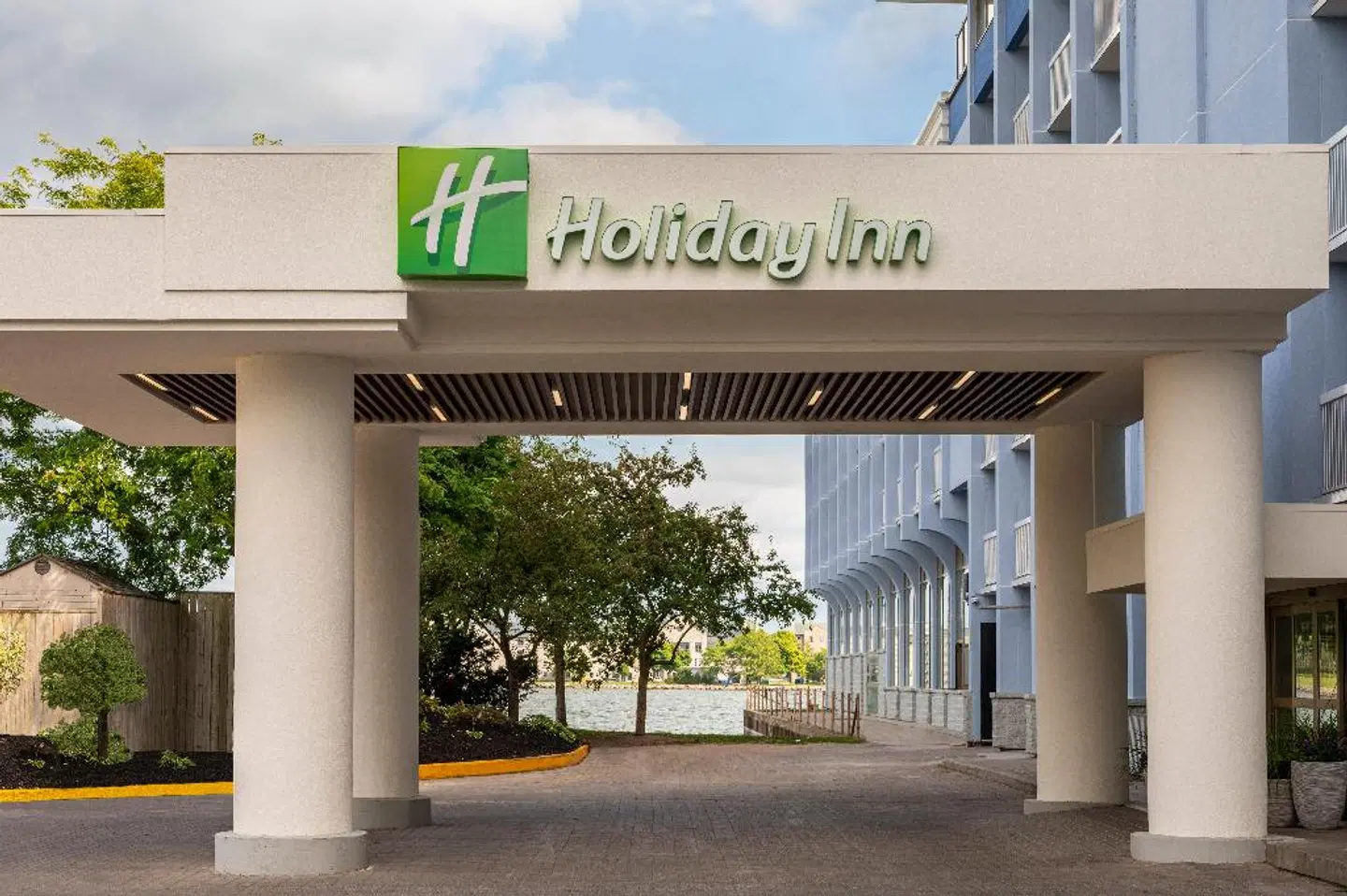 Holiday Inn Kingston - Waterfront EXTERIOR