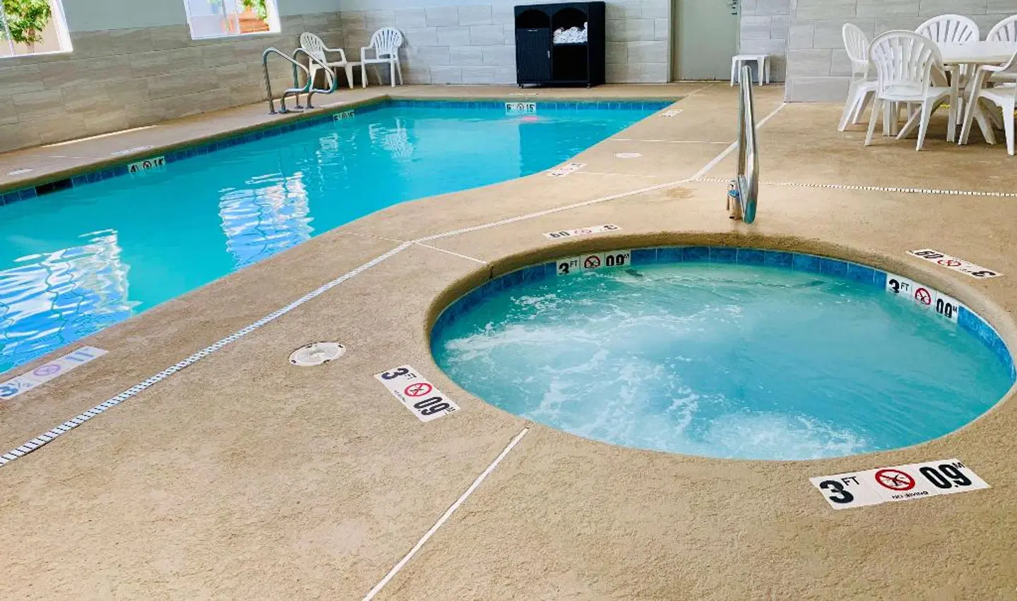 SureStay Hotel By Best Western Albuquerque Midtown Hallenbad