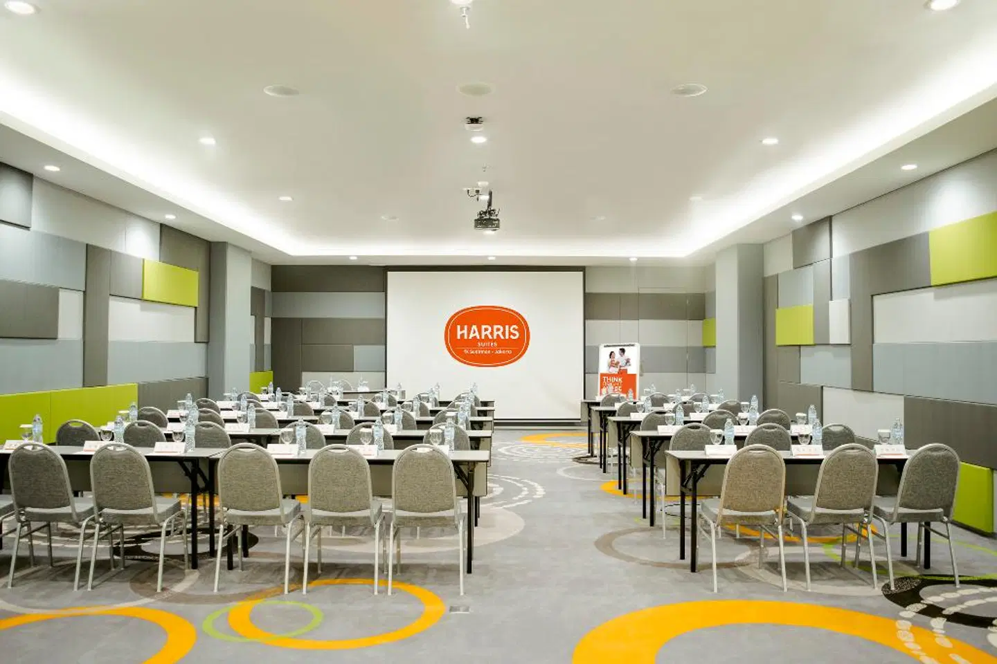 HARRIS Suites fX Sudirman Konferenz