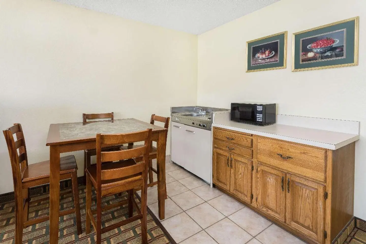 Ramada by Wyndham Asheville Southeast ROOM_EXAMPLE