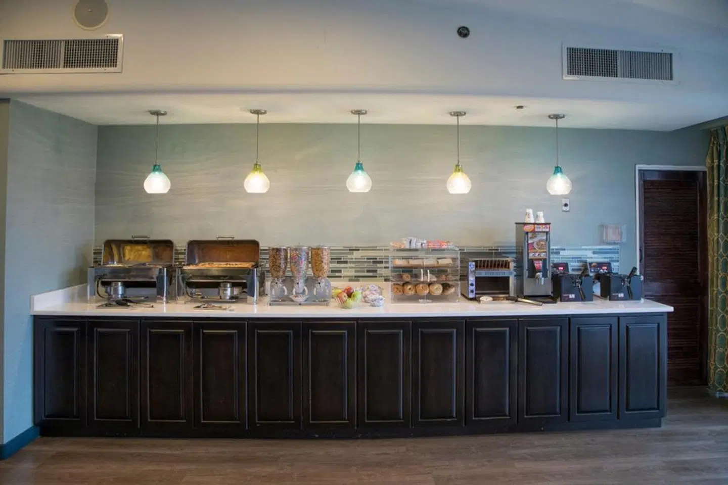 Treasure Bay Hotel & Marina Bar