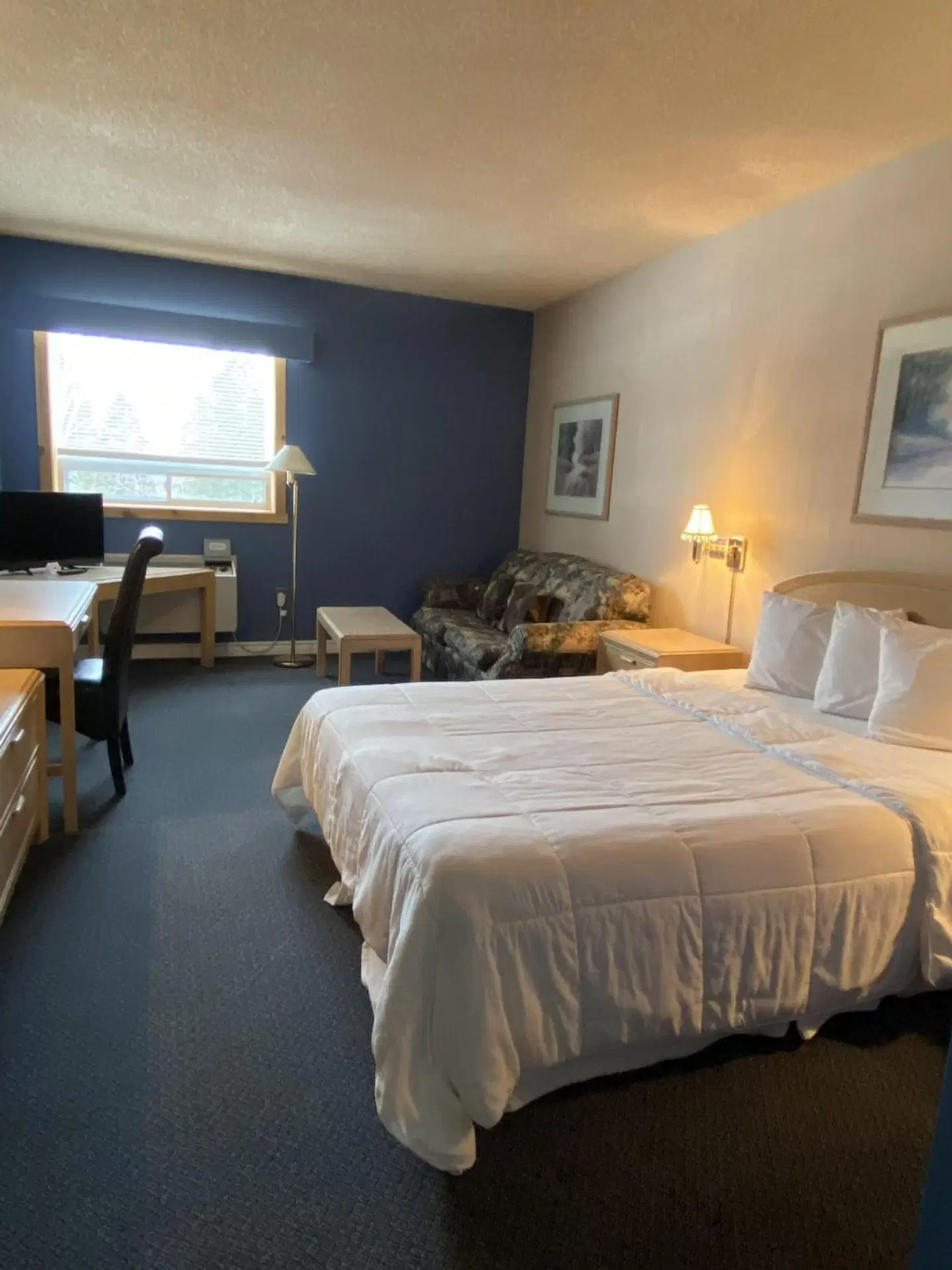 Riverside Resort and Conference Centre ROOM_EXAMPLE