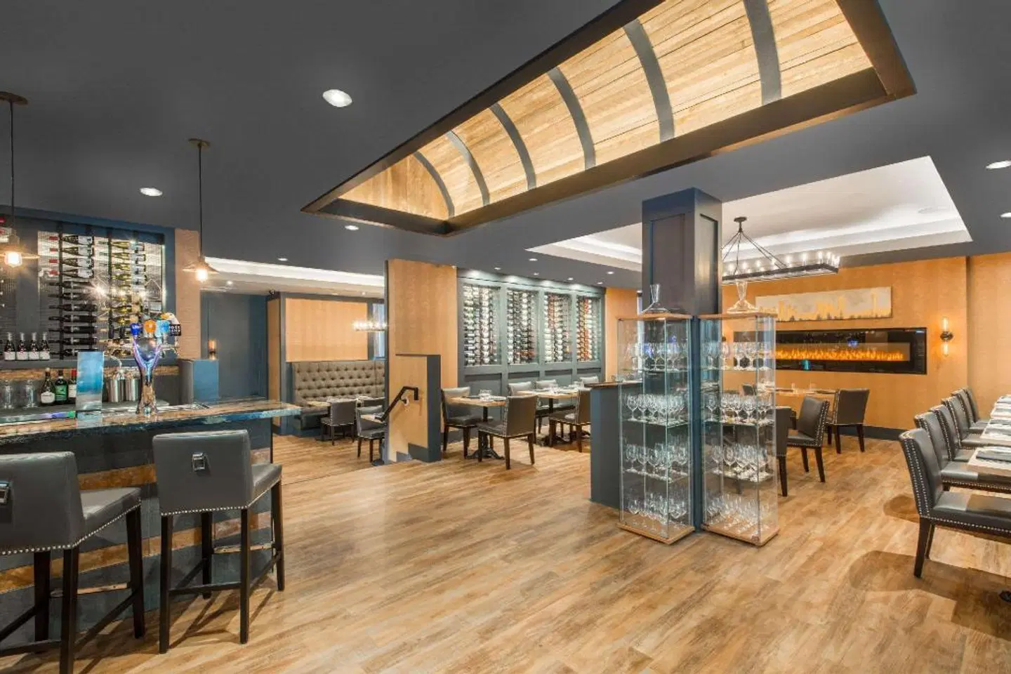 Ramada Plaza by Wyndham Niagara Falls Bar