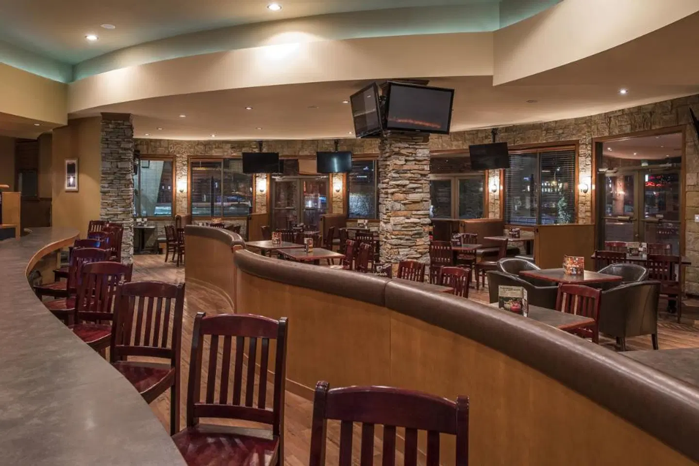 Holiday Inn Lethbridge Bar