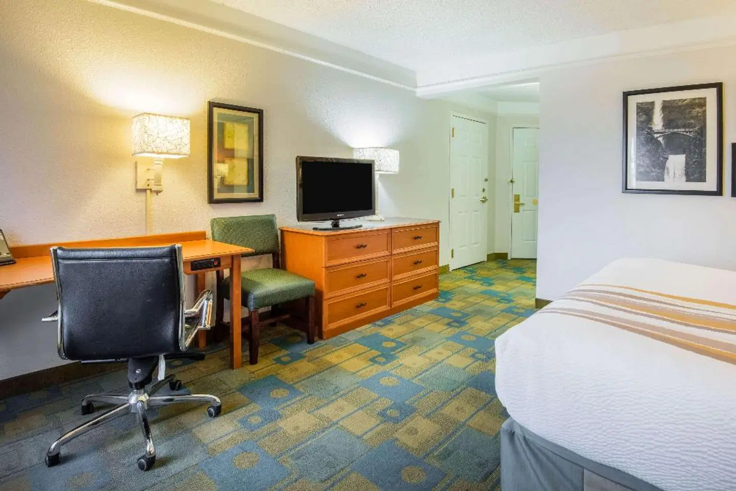 La Quinta Inn & Suites Colorado Springs South AP ROOM_EXAMPLE