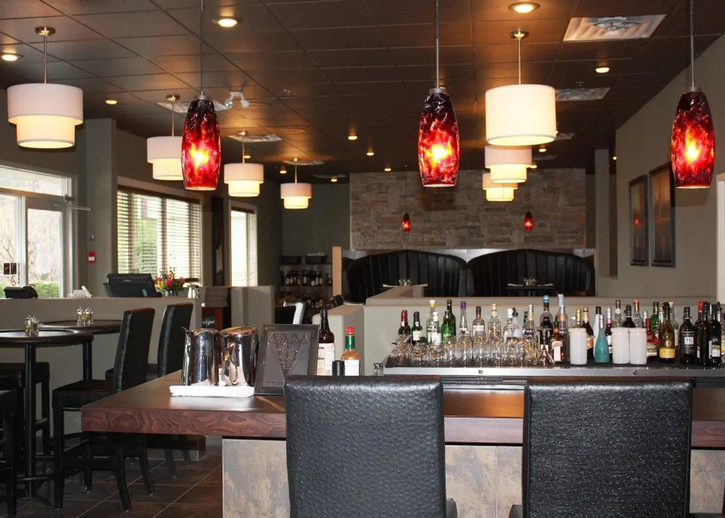 Hilltop Inn Salmon Arm Bar