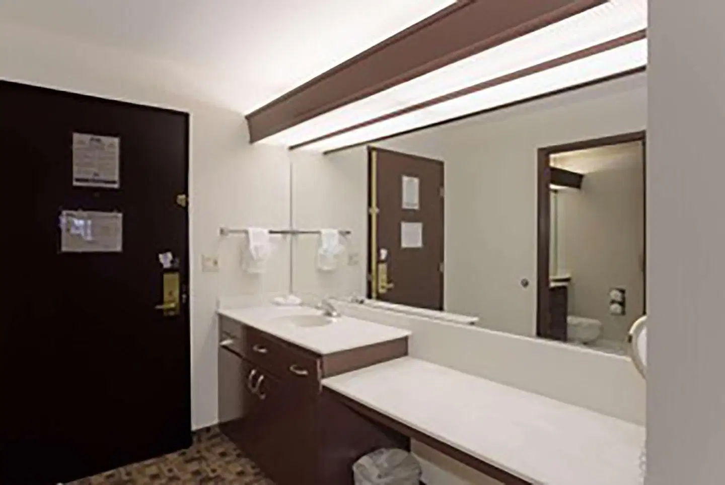 Shilo Inns Portland Airport ROOM_EXAMPLE