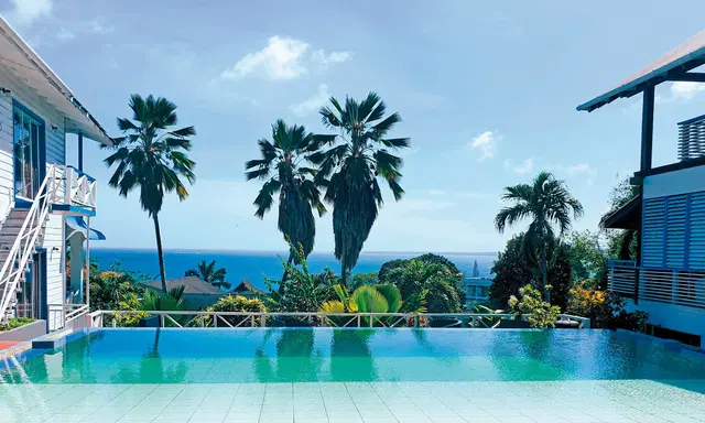 Half Moon Blue OUTDOOR_POOL