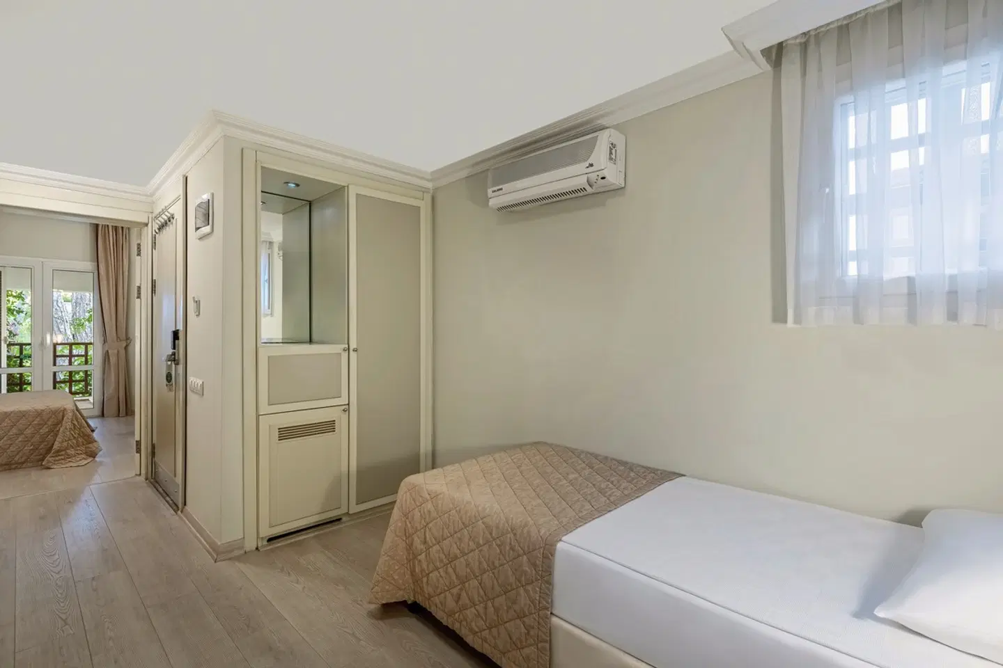 Emelda Sun Club ROOM_EXAMPLE