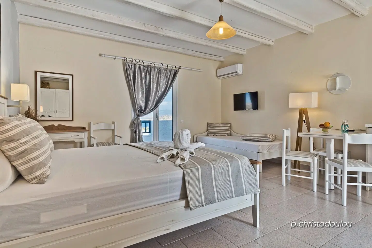 Popi's Studios ROOM_EXAMPLE