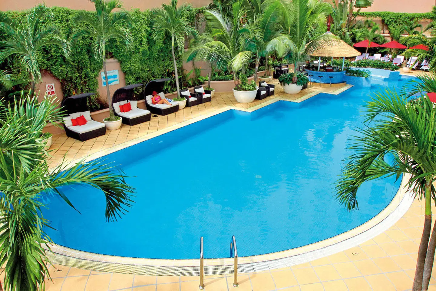 Caravelle Saigon OUTDOOR_POOL