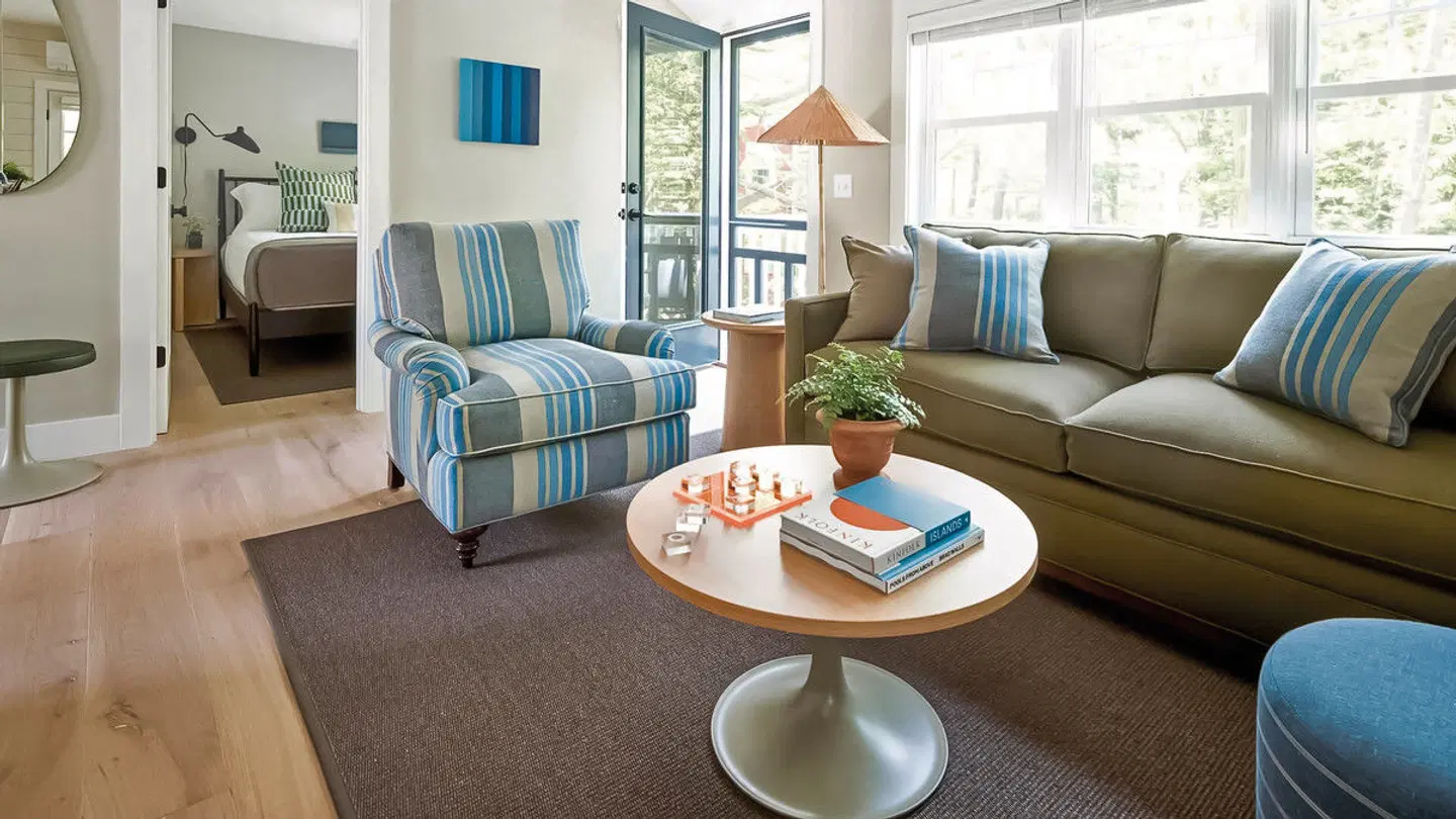 The Lodge on the Cove ROOM_EXAMPLE