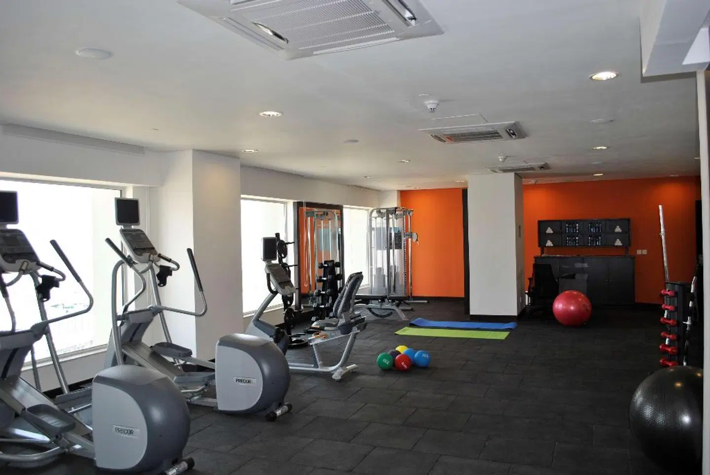 DoubleTree by Hilton Gurugram Baani Square SPORTS_AND_LEISURE