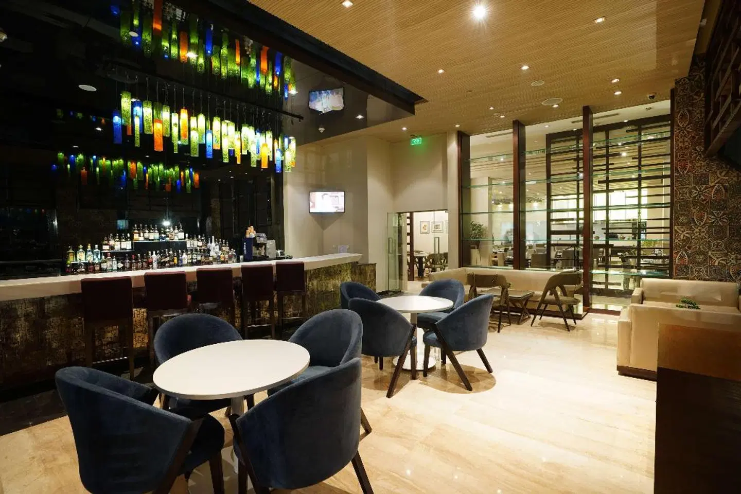 DoubleTree by Hilton Gurugram Baani Square Bar