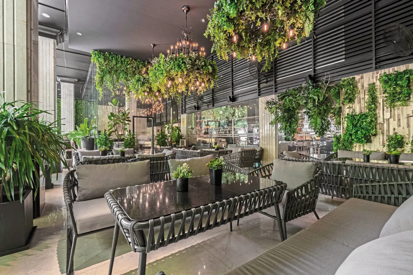 Paragon Saigon Hotel Terrasse