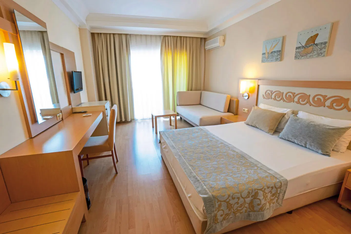 Titan Select ROOM_EXAMPLE