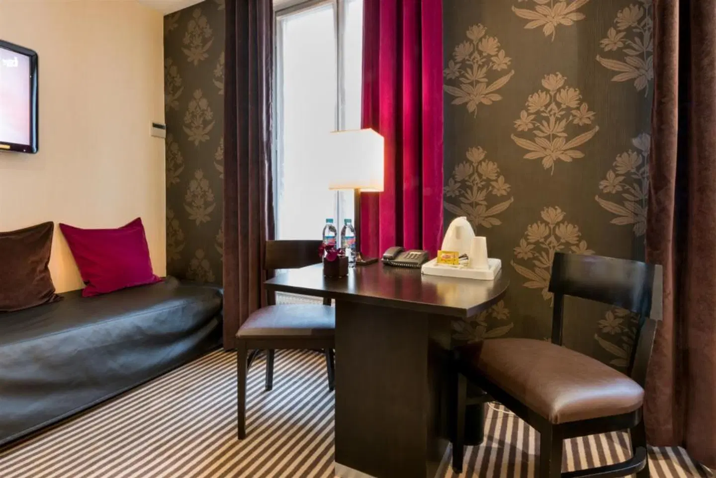 Pax Opera ROOM_EXAMPLE