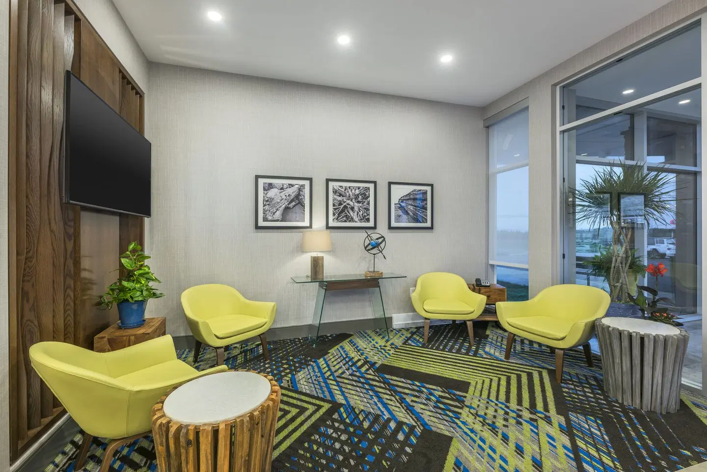 Holiday Inn Express & Suites Moncton LOUNGE_LOBBY