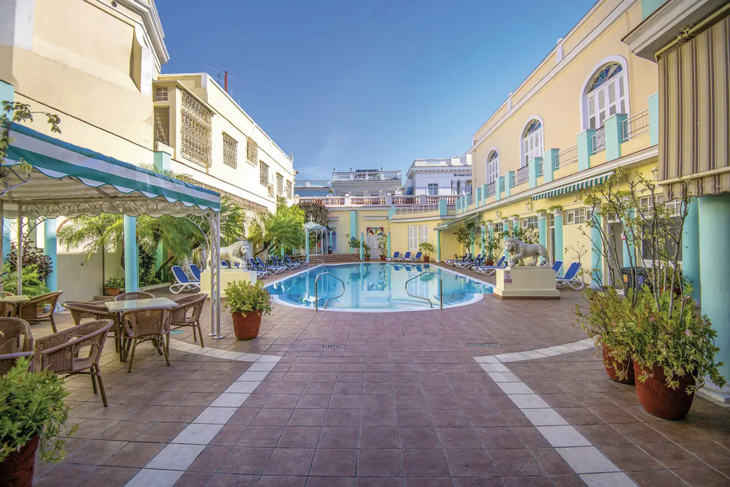 La Unión affiliated by Meliá EXTERIOR