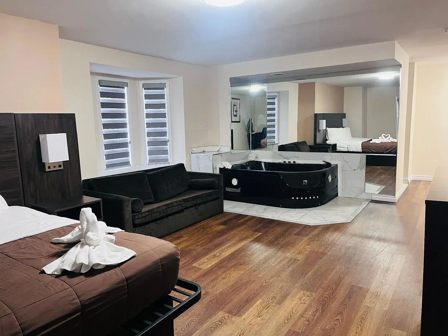 Falls Lodge & Suites HEALTH_BEAUTY