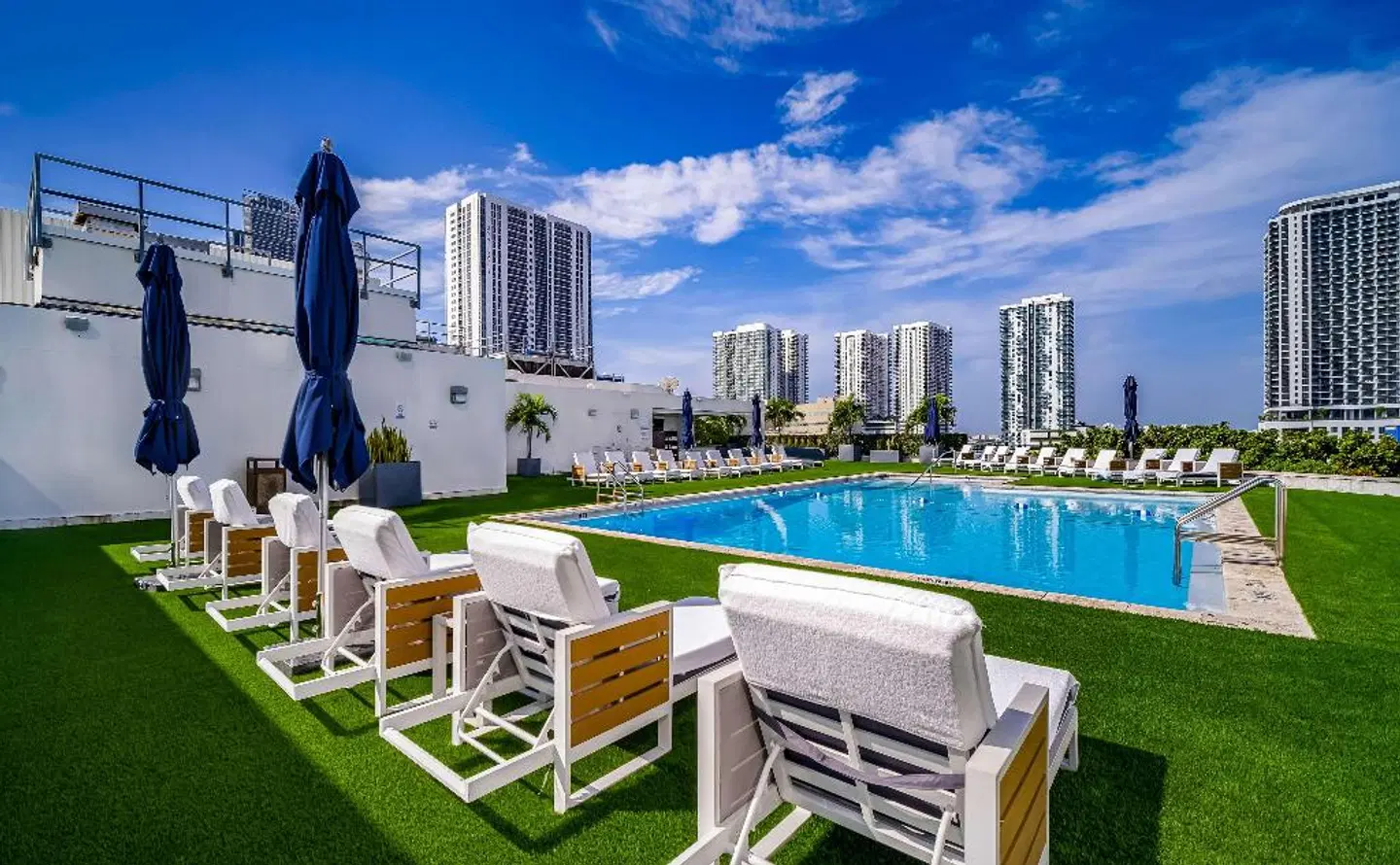 Hilton Miami Downtown OUTDOOR_POOL