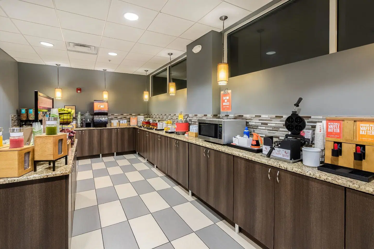 Hampton Inn Daytona Shores-Oceanfront Bar