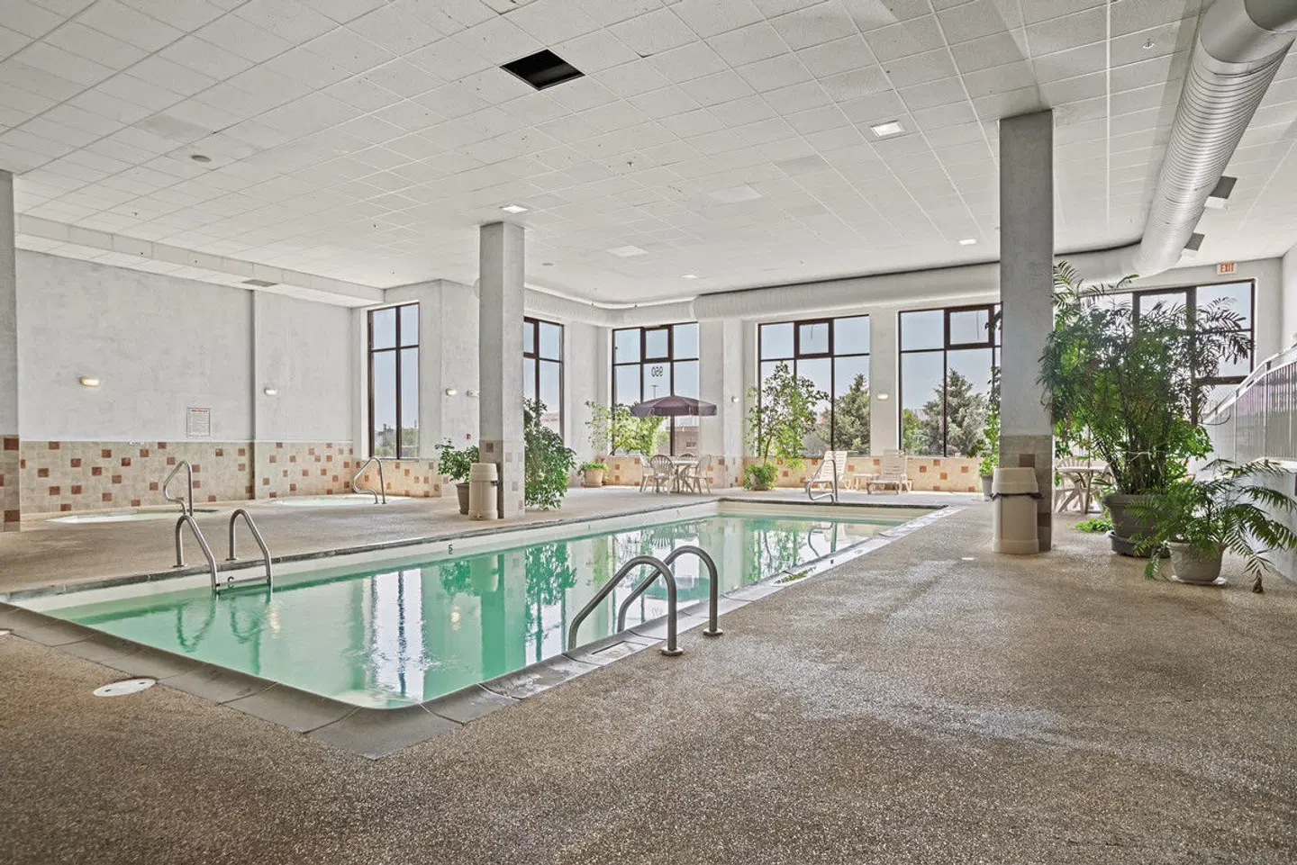 Elevation Inn & Suites, Trademark Collection by Wyndham Hallenbad