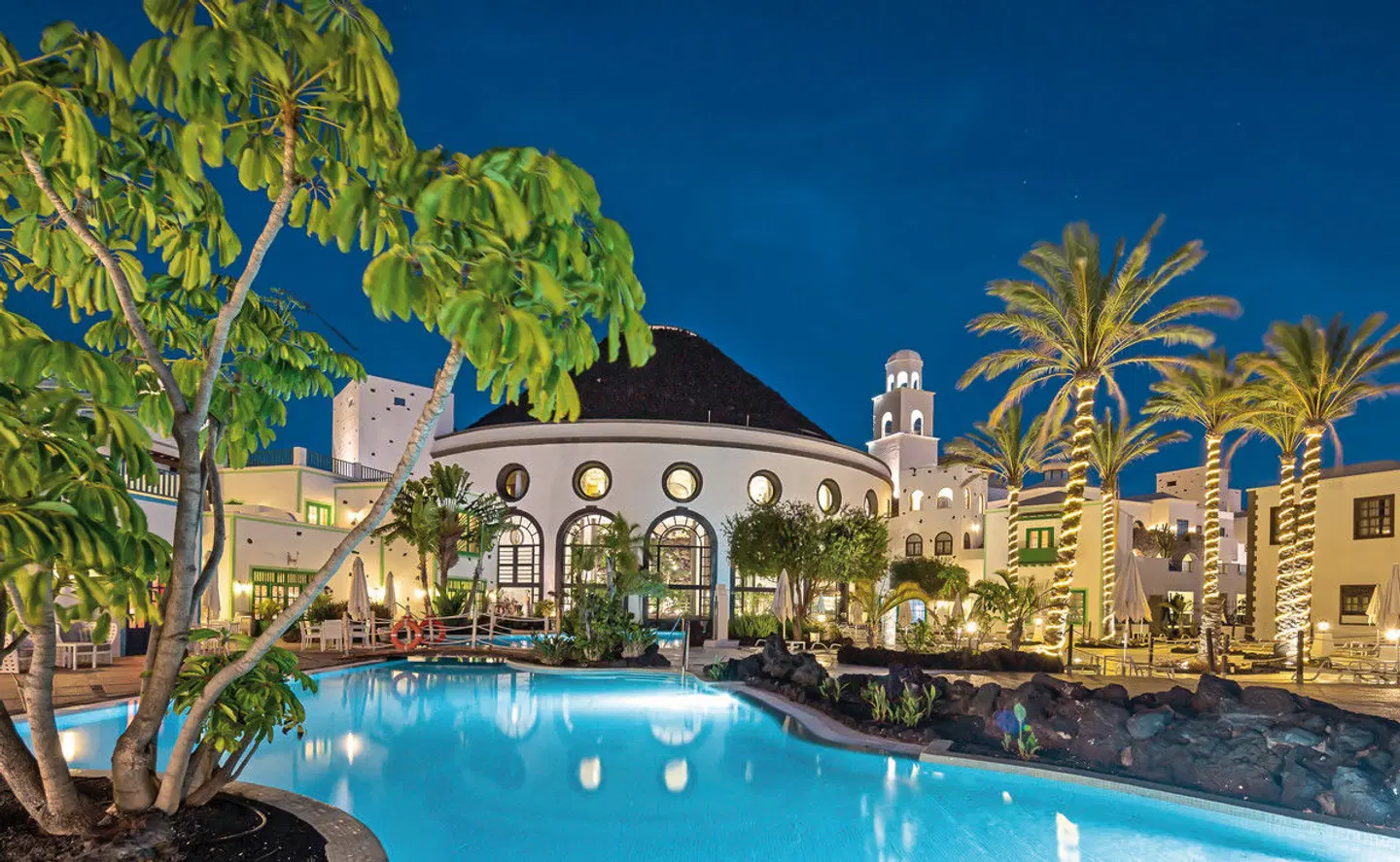 LIVVO Volcán Lanzarote OUTDOOR_POOL