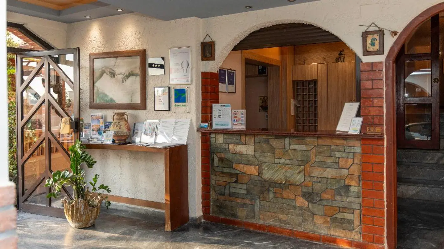 Evina Rooms & Suites Restaurant