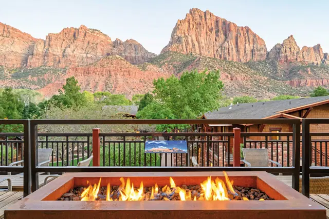 Cable Mountain Lodge LANDSCAPE