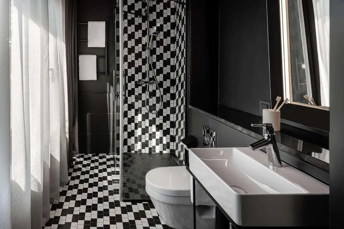 AMANO Eastside Badezimmer