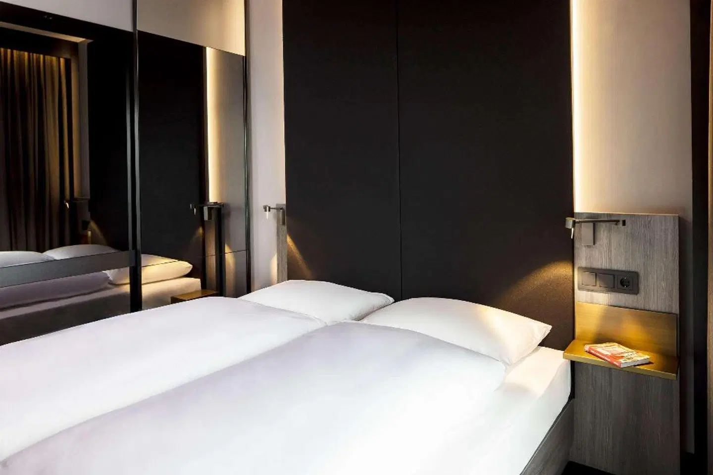 AMANO Eastside ROOM_EXAMPLE