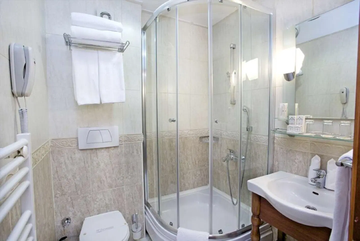 Best Western Empire Palace Badezimmer