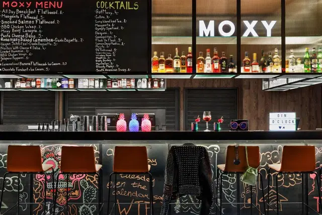Moxy Kaunas Center Bar