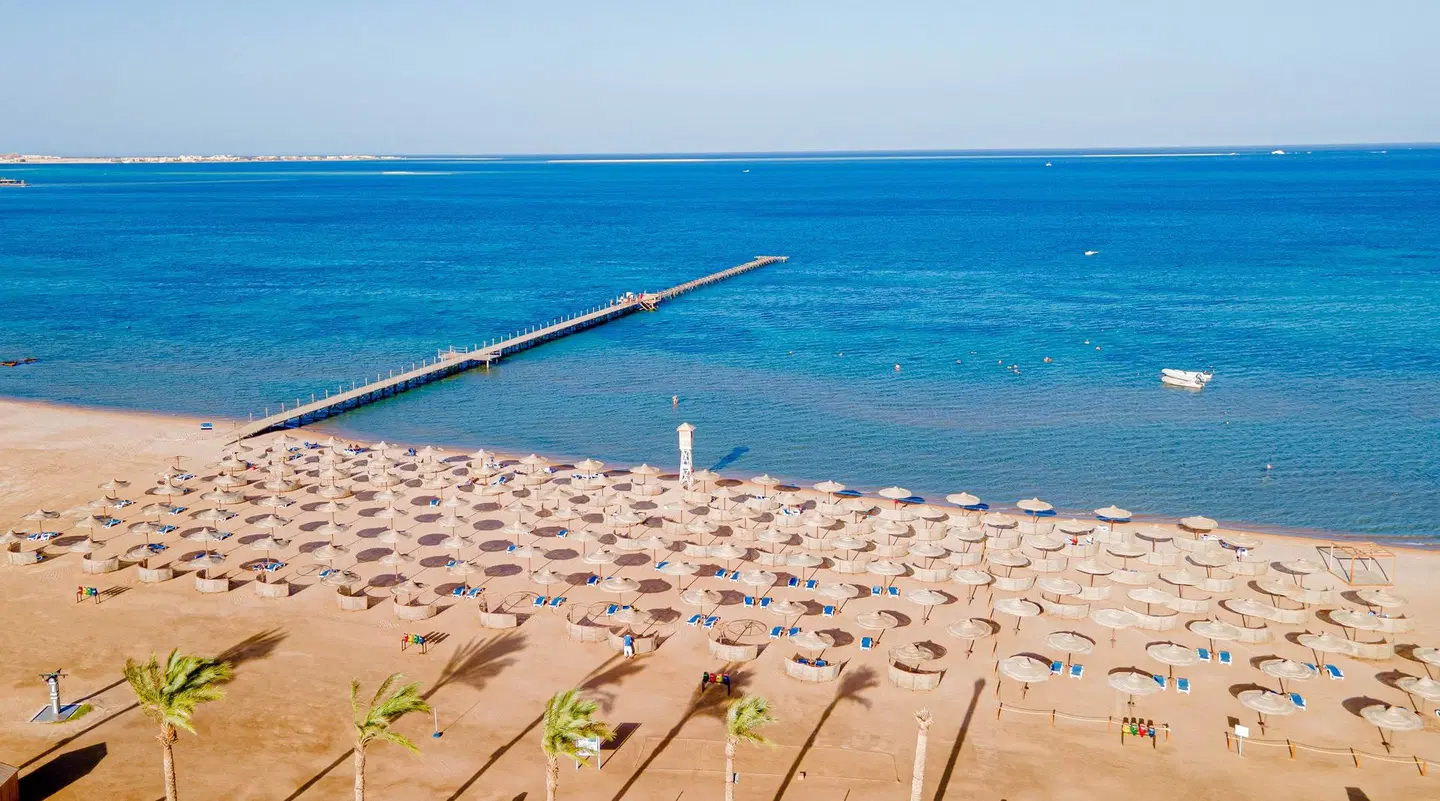 Mövenpick Waterpark Resort & Spa Soma Bay BEACH