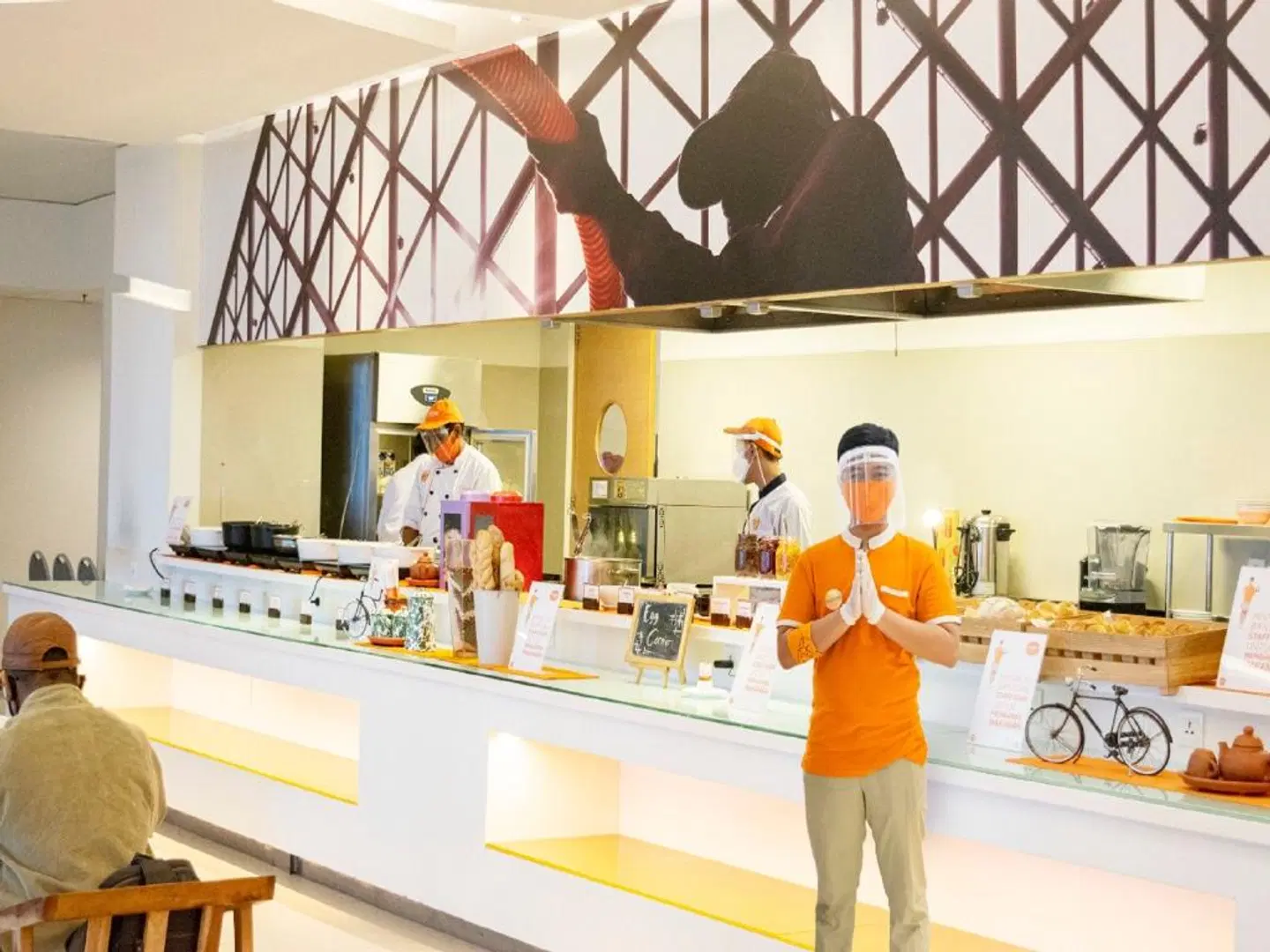 HARRIS Suites fX Sudirman Bar