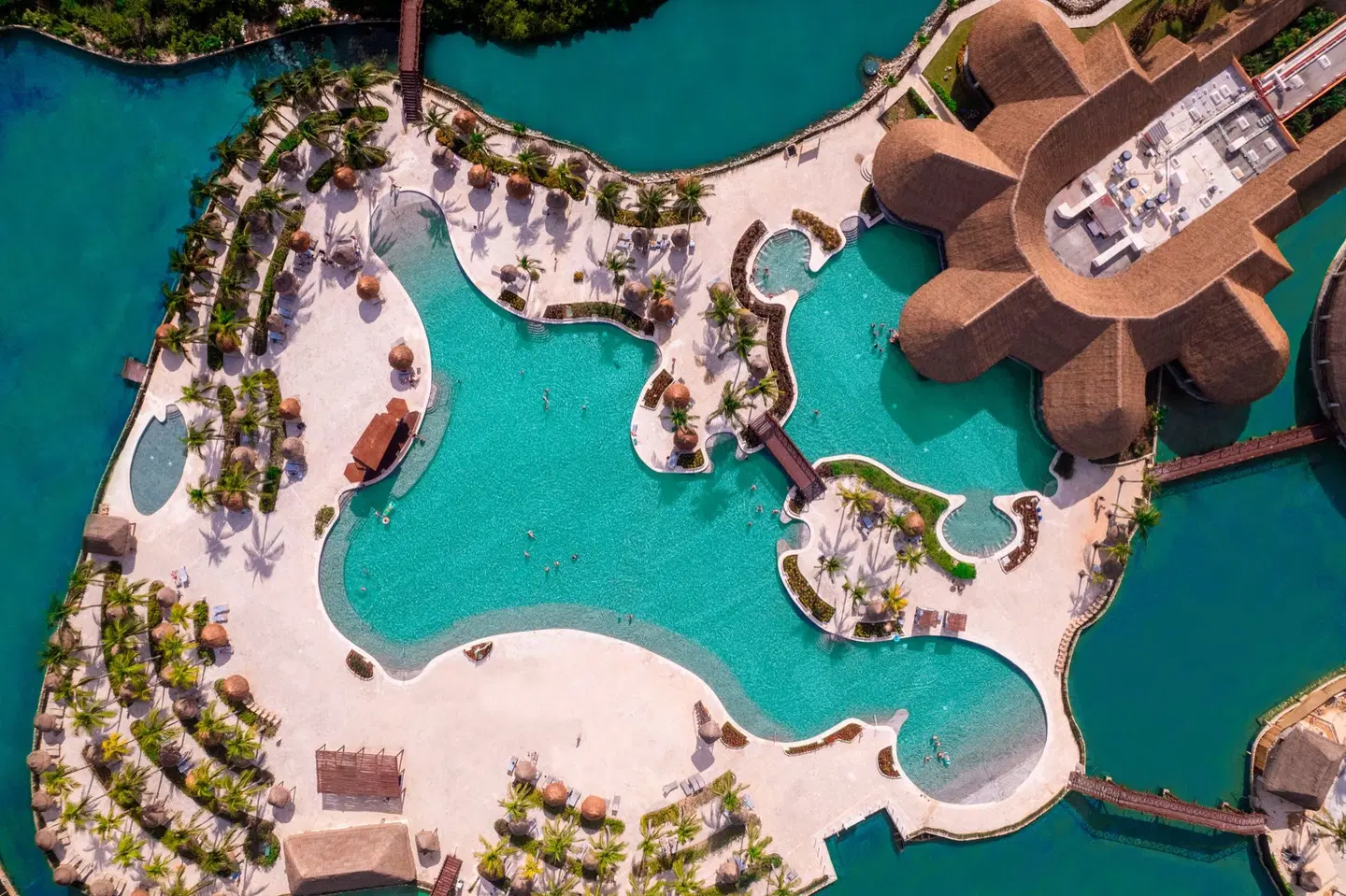 Grand Palladium Select White Sand MODEL_IMPRESSION