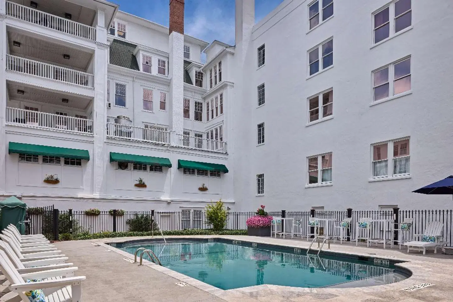 The Partridge Inn Augusta, Curio Collection by Hilton OUTDOOR_POOL