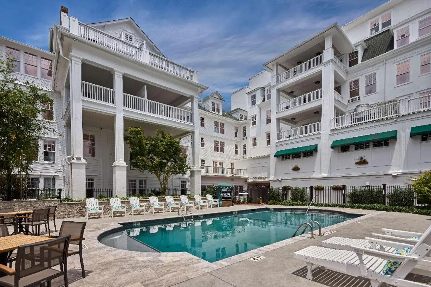 The Partridge Inn Augusta, Curio Collection by Hilton OUTDOOR_POOL