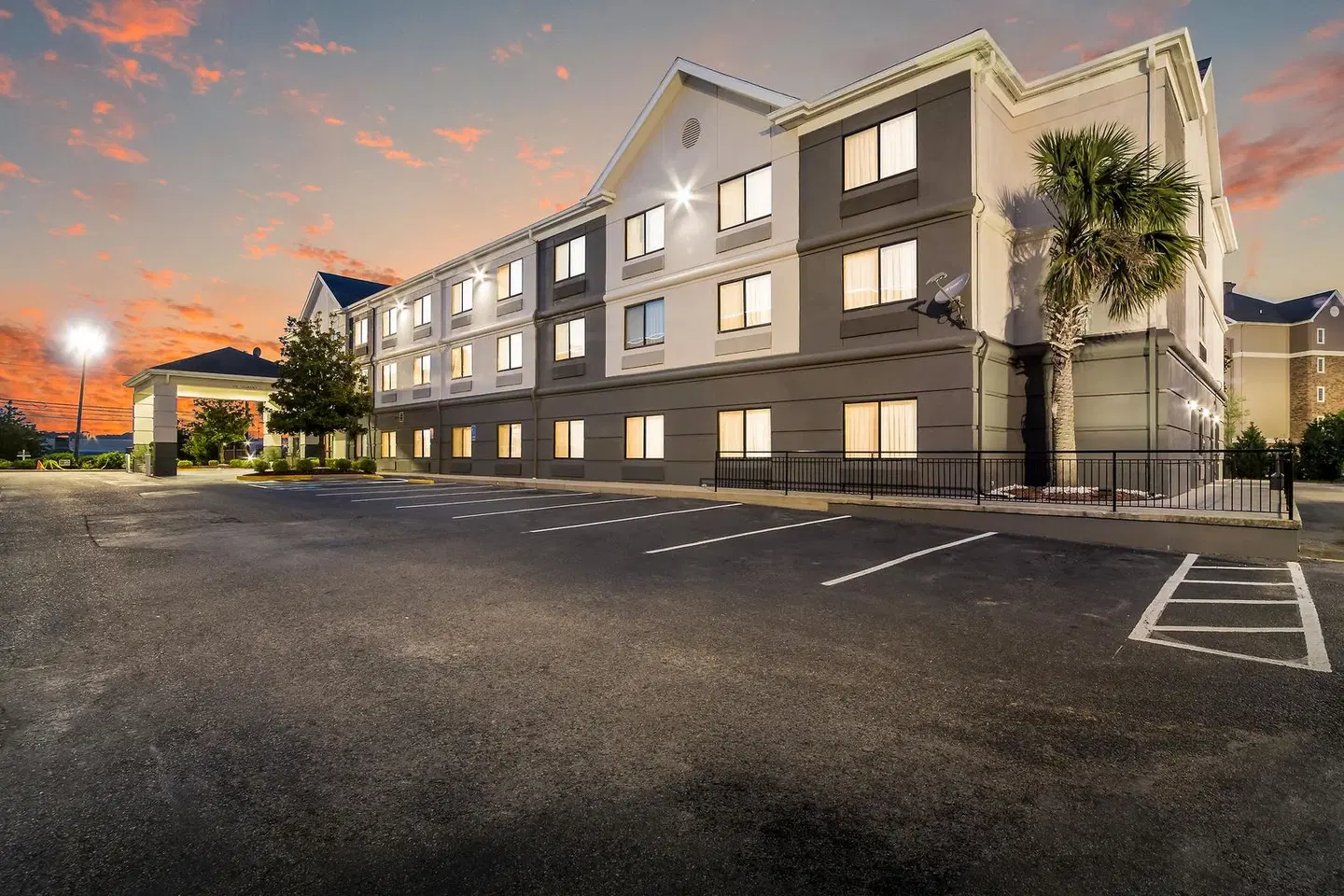 Quality Inn & Suites Augusta I-20 EXTERIOR