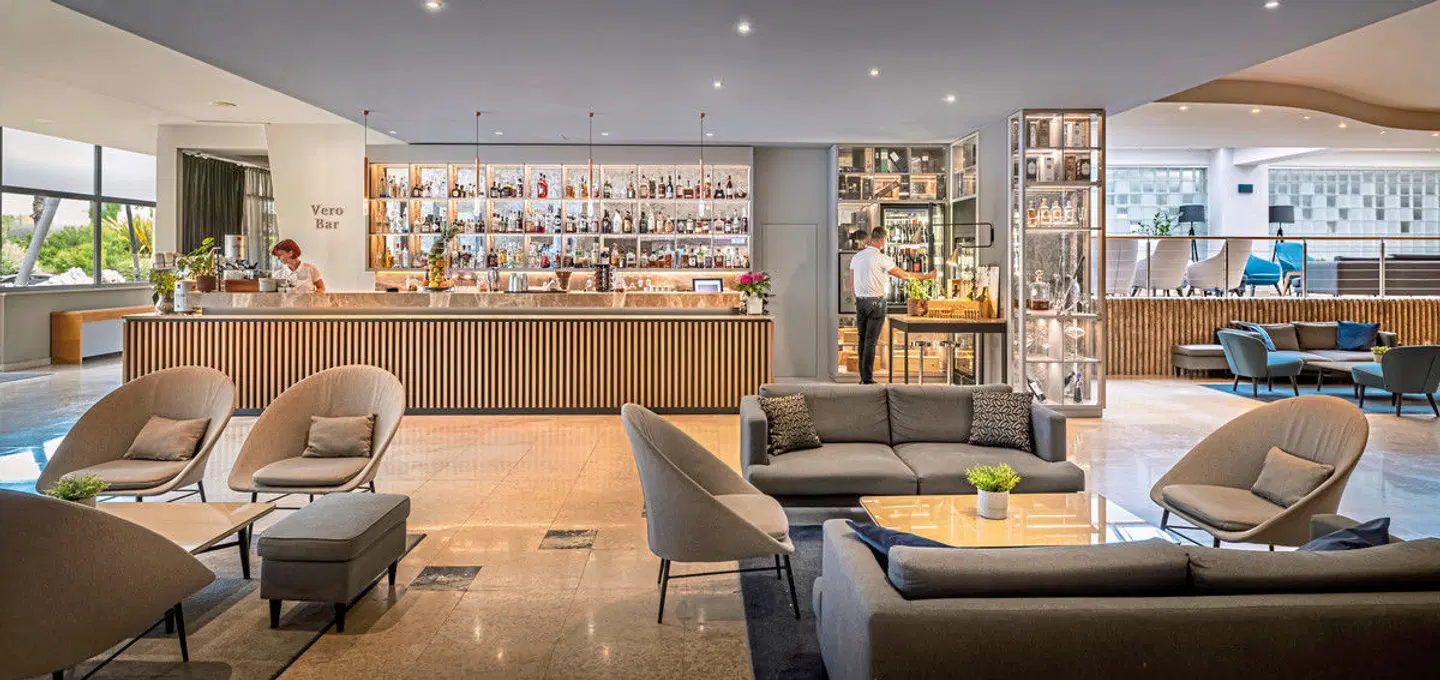 Valamar Diamant Hotel Bar