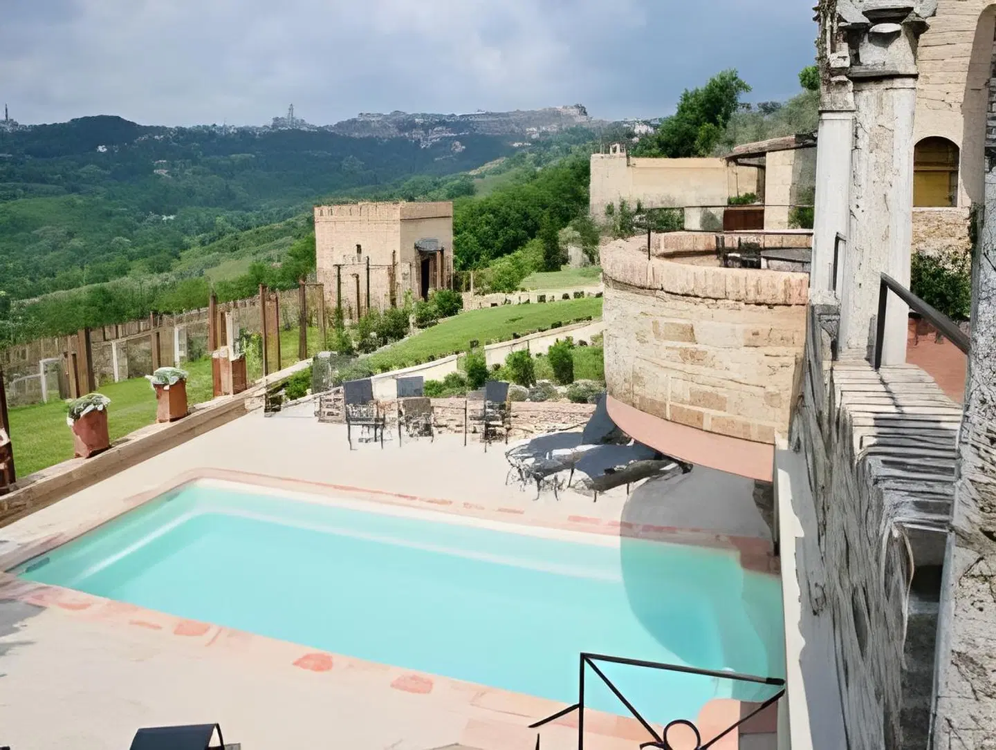 Castello Di Monterone OUTDOOR_POOL