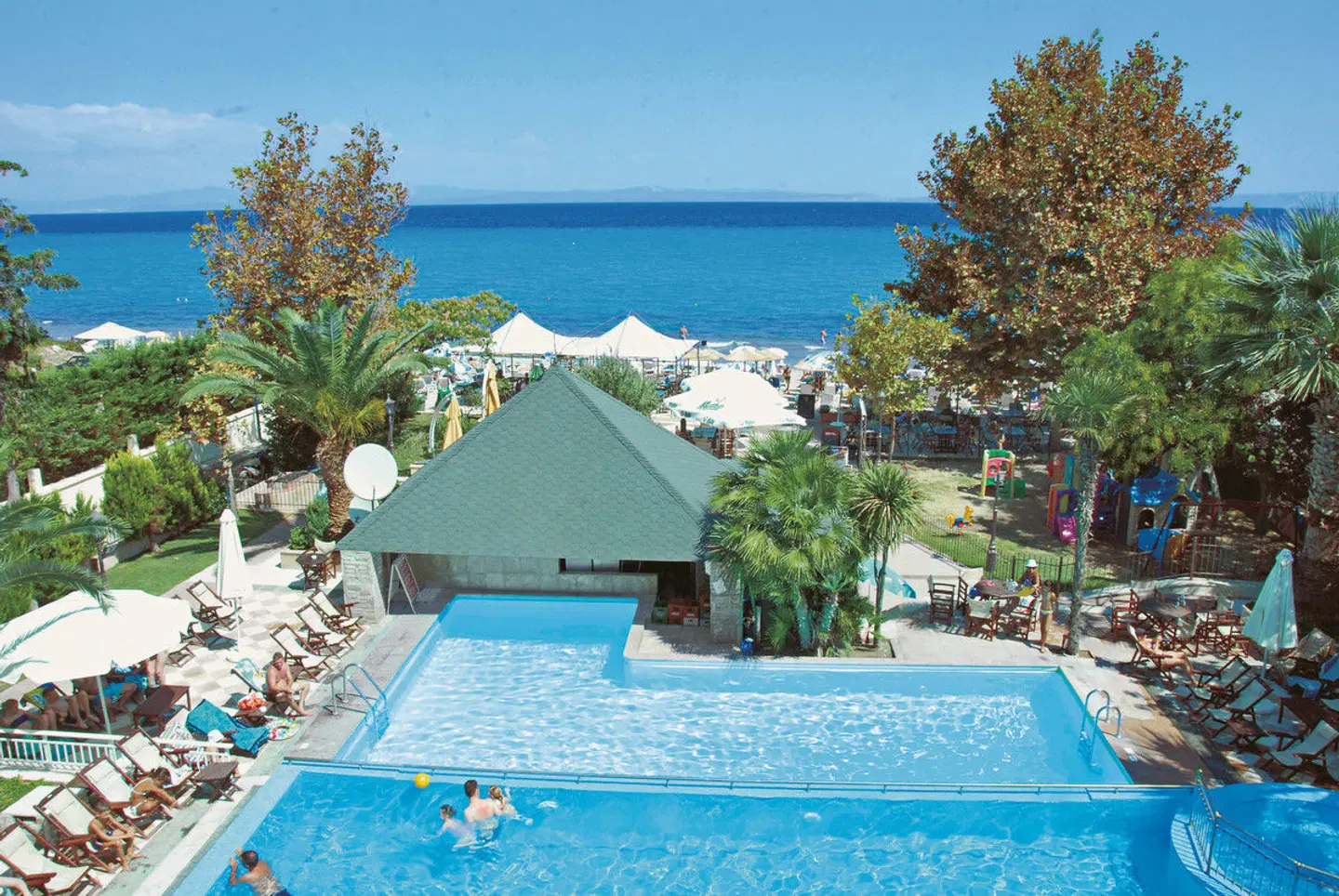 Studios & Appartements Naias OUTDOOR_POOL