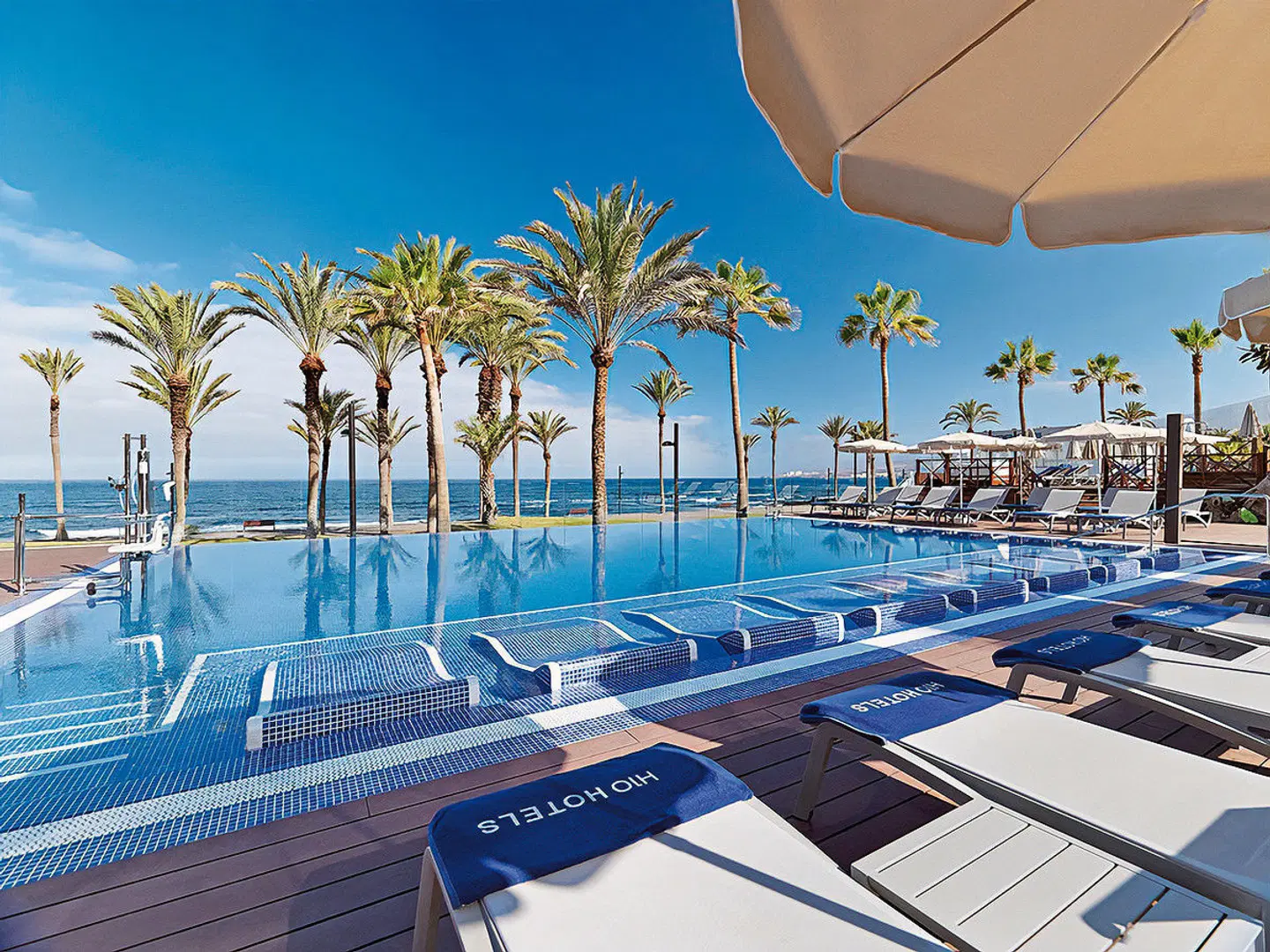 H10 Conquistador OUTDOOR_POOL