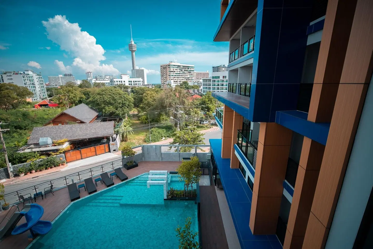 Lewit Hotel Pattaya, a member of Radisson Individuals OUTDOOR_POOL