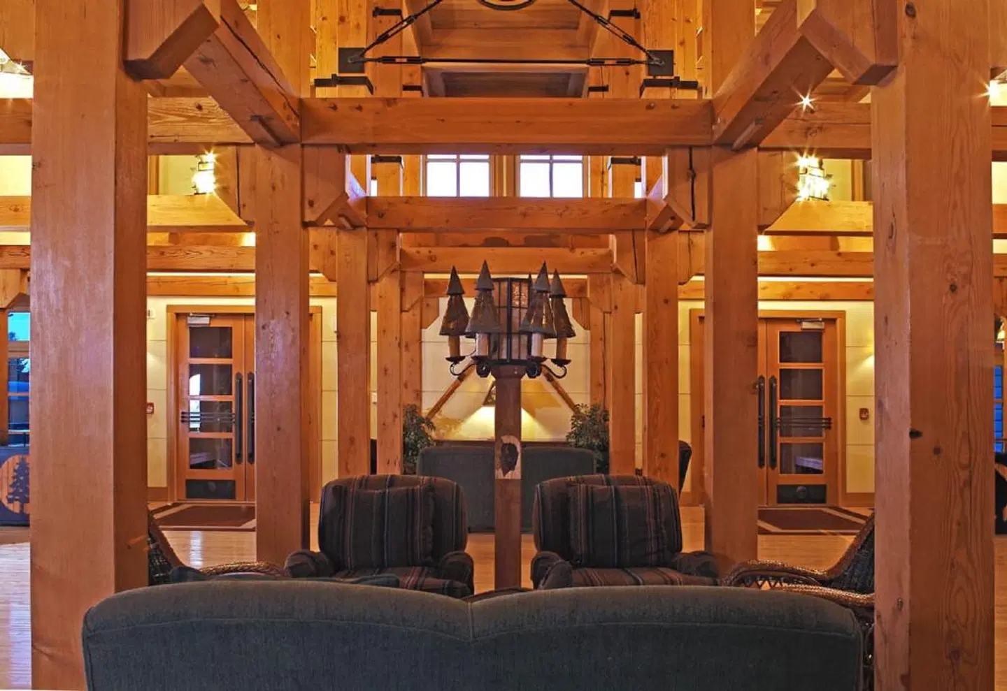 Old Faithful Snow Lodge & Cabins LOUNGE_LOBBY