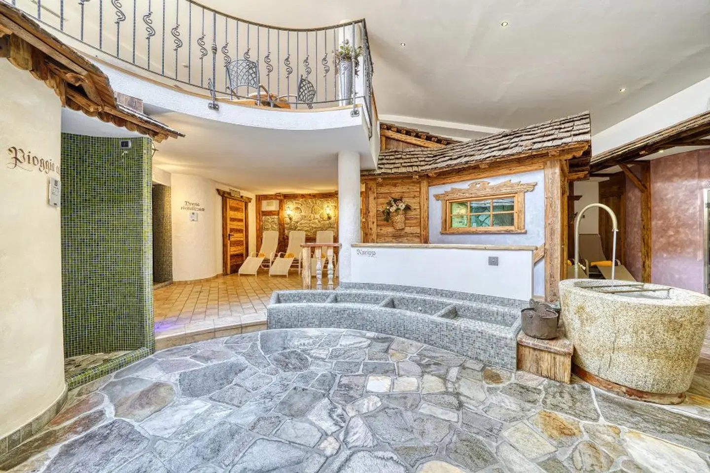 Alpenresort Belvedere Wellness & Beauty Hallenbad