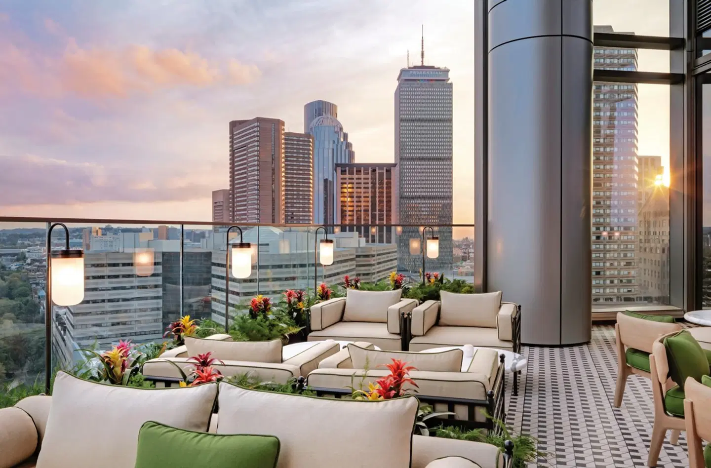 Raffles Boston Terrasse