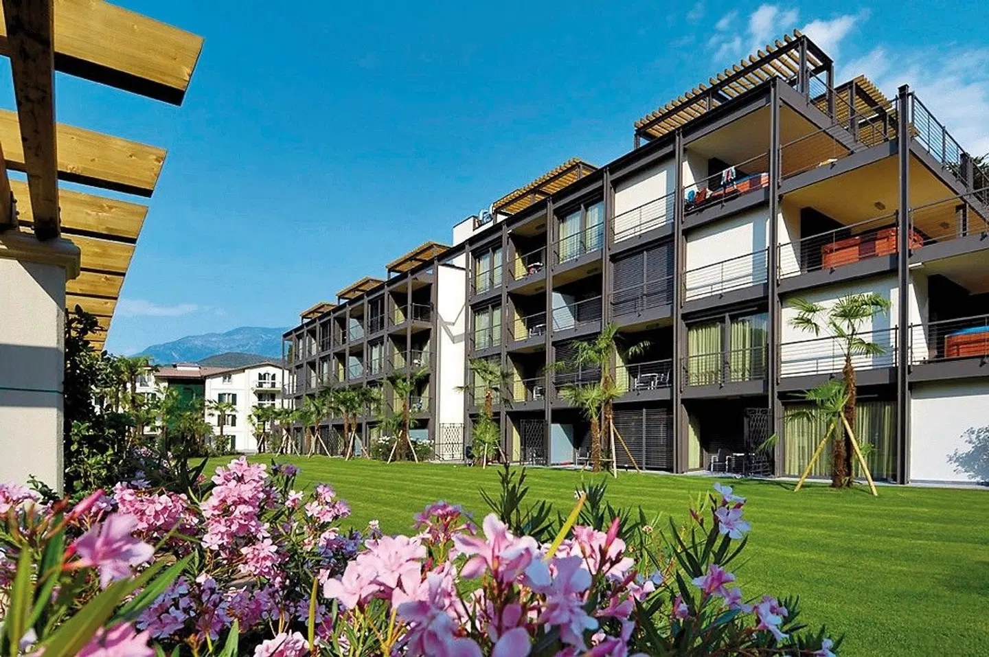 Du Lac et Du Parc Grand Resort EXTERIOR