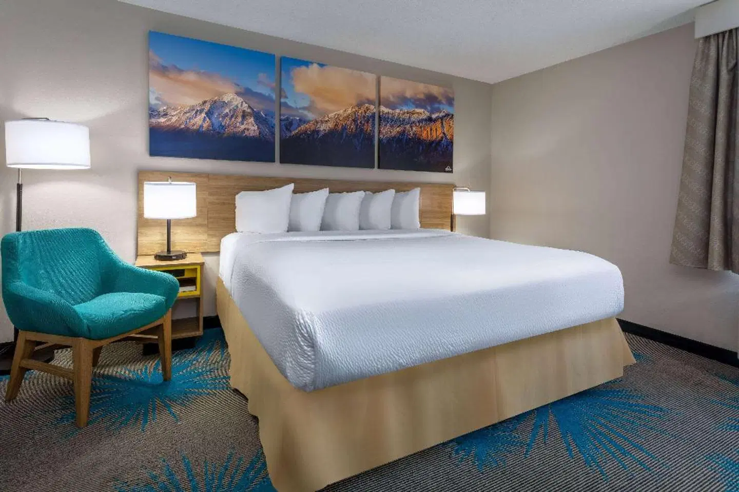 Days Inn & Suites by Wyndham Denver International Airport ROOM_EXAMPLE